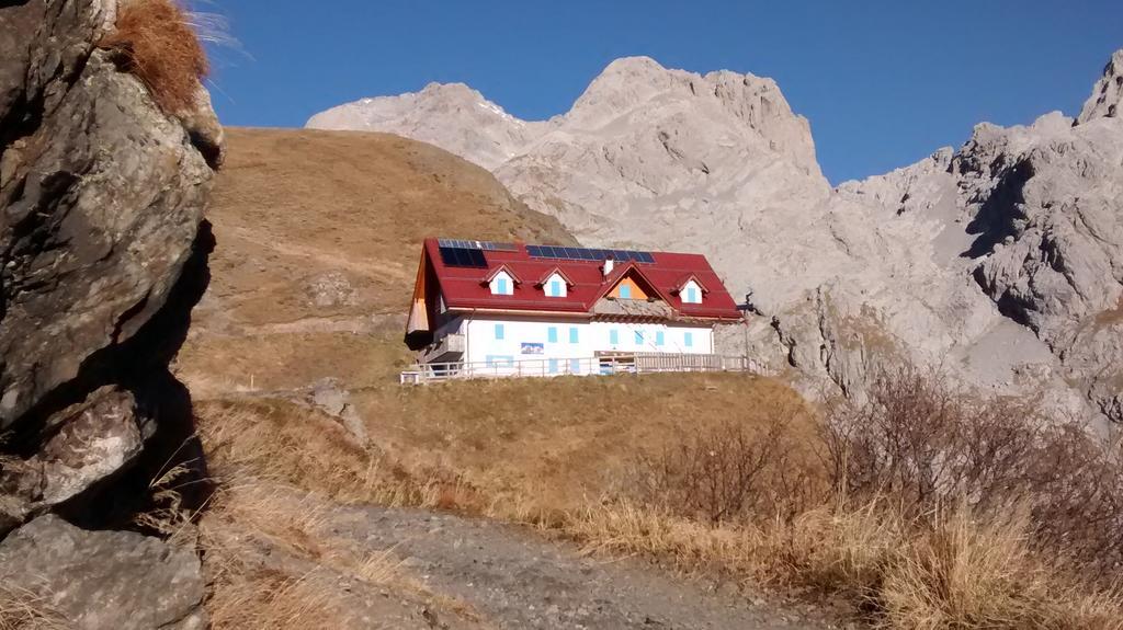 Gasthof Zum Loewen Sankt Jakob im Lesachtal Exterior photo